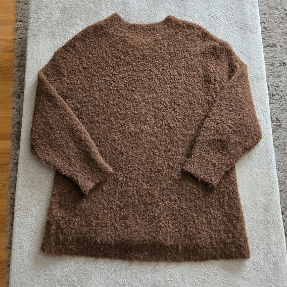 Aritzia Alpaca Brown Wilfred Seissan Sweater size small/medium - Picture 10 of 16